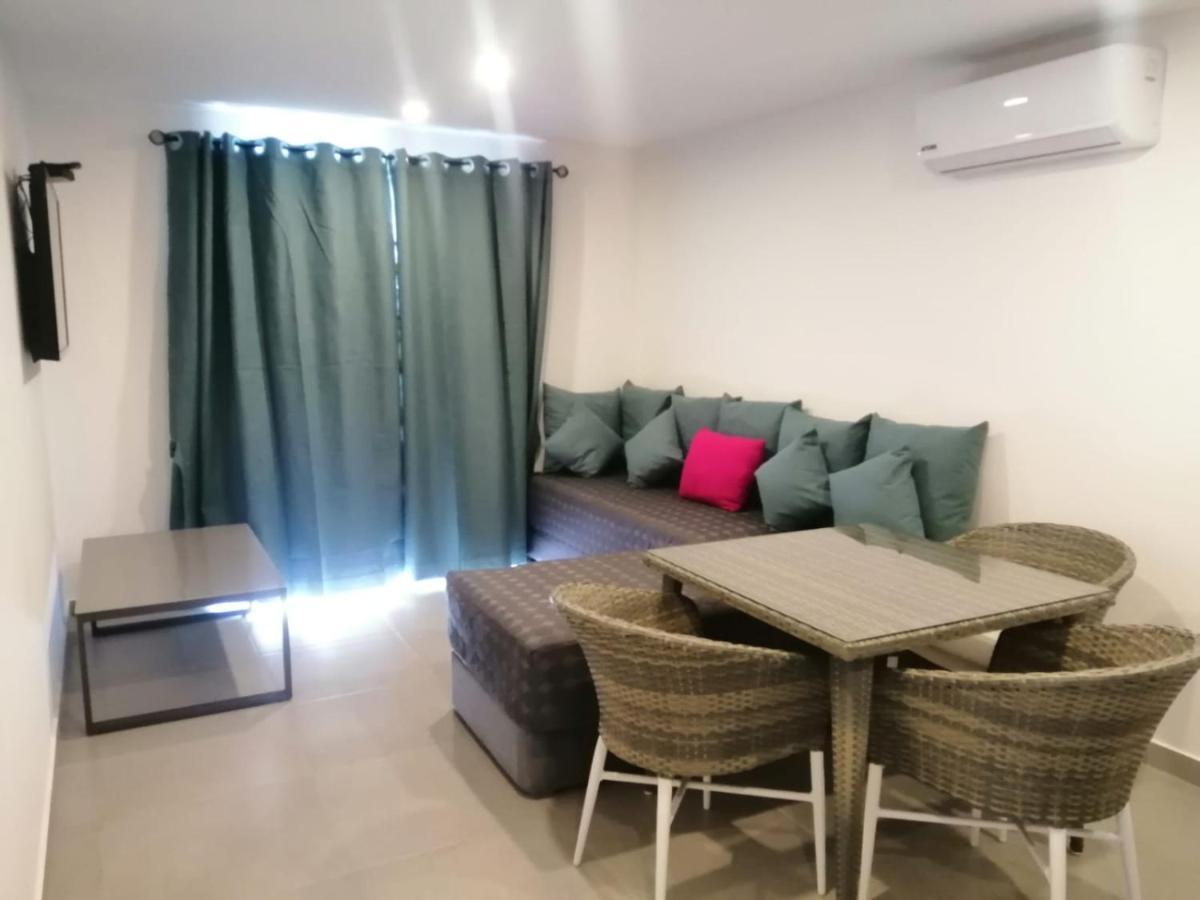 Hotel Oasis-Dream Holidays - La Petite France Сан Бернардино Екстериор снимка