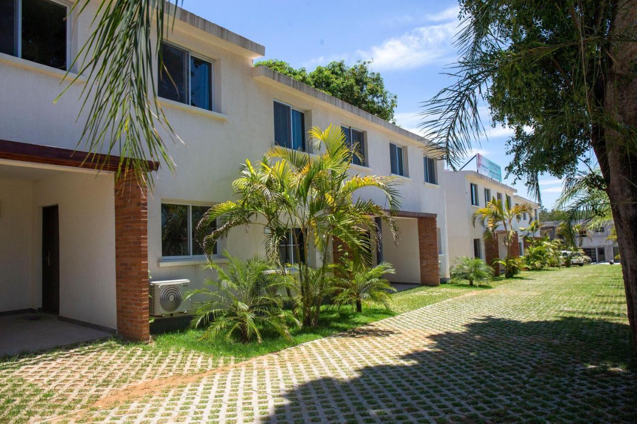 Hotel Oasis-Dream Holidays - La Petite France Сан Бернардино Екстериор снимка