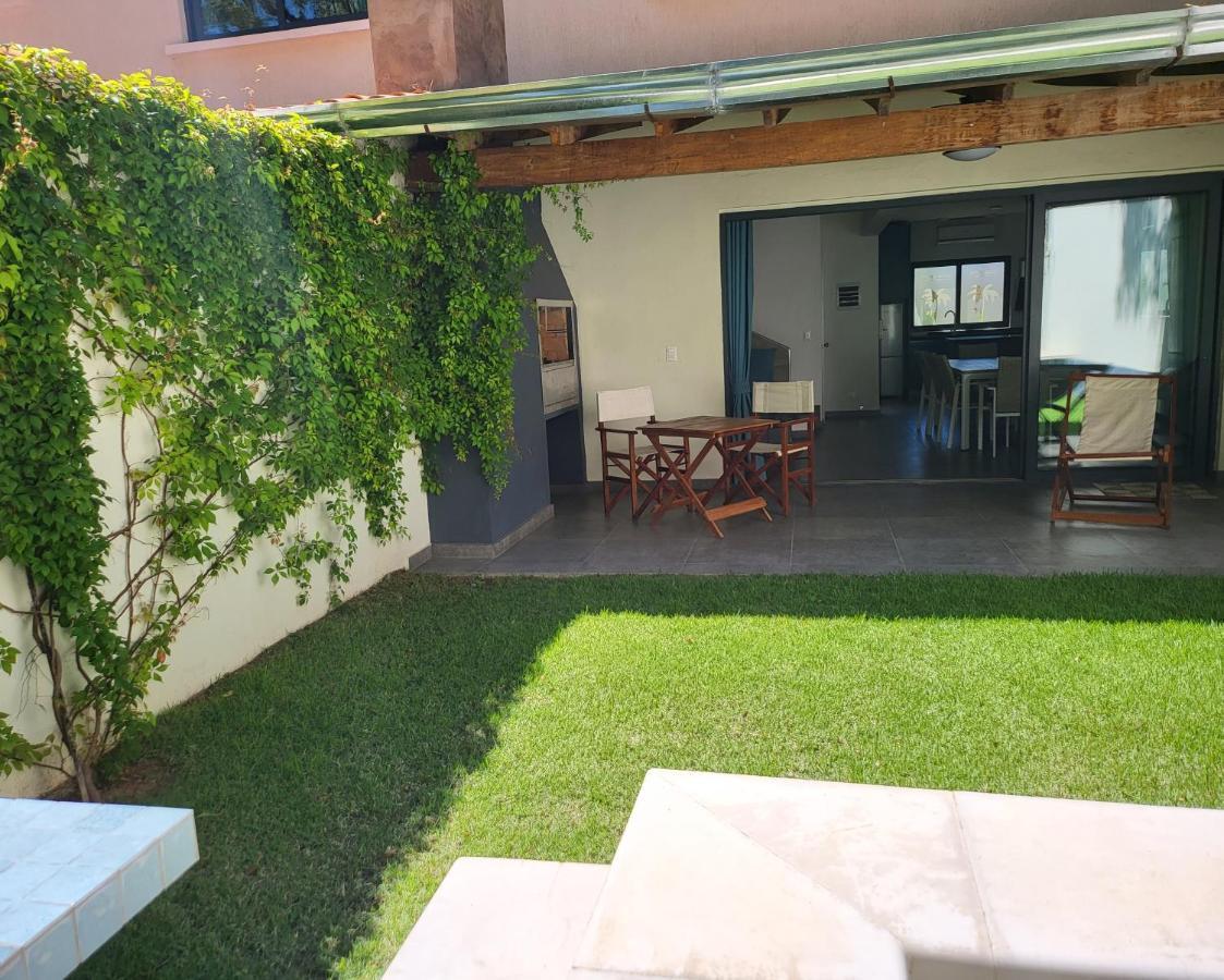 Hotel Oasis-Dream Holidays - La Petite France Сан Бернардино Екстериор снимка